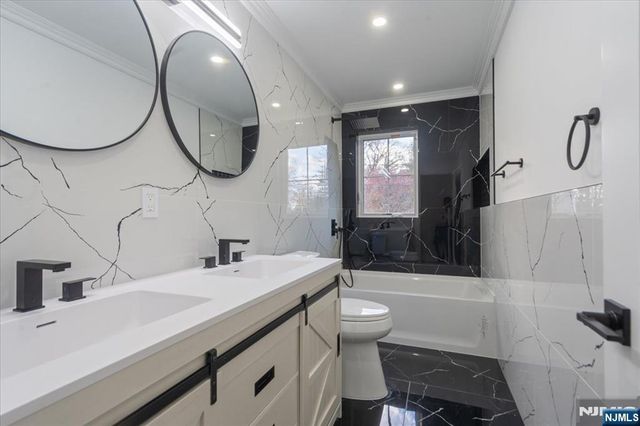 18 Clinton Place, Woodcliff Lake, NJ 07677