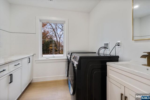 18 Clinton Place, Woodcliff Lake, NJ 07677