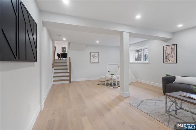 18 Clinton Place, Woodcliff Lake, NJ 07677