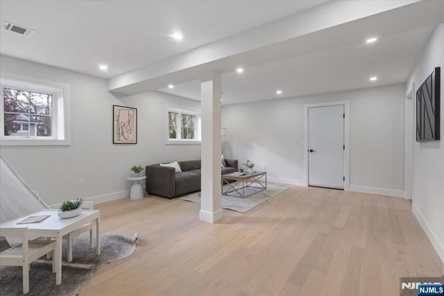 18 Clinton Place, Woodcliff Lake, NJ 07677