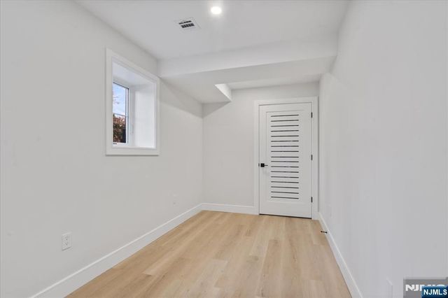 18 Clinton Place, Woodcliff Lake, NJ 07677