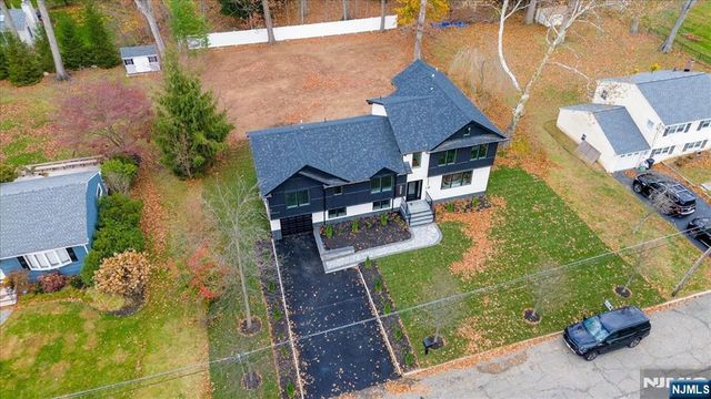 18 Clinton Place, Woodcliff Lake, NJ 07677