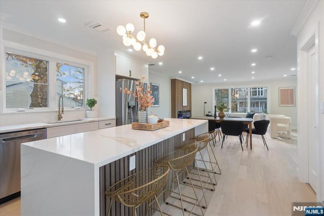 18 Clinton Place, Woodcliff Lake, NJ 07677