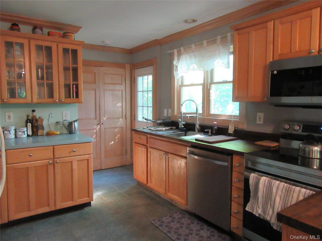 703 Little Britain Road, New Windsor, NY 12553 — photo 2