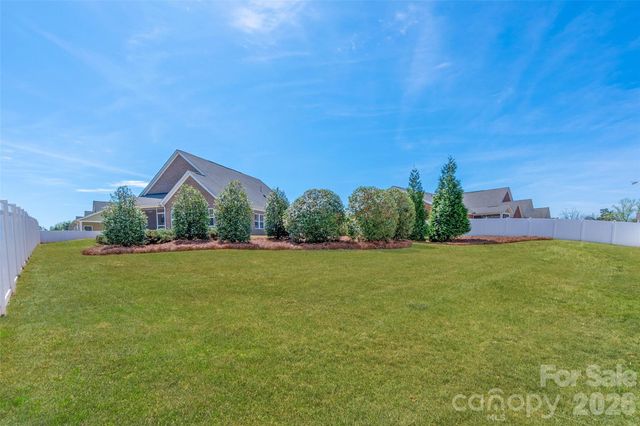 8400 Bretton Woods Drive, Charlotte, NC 28227