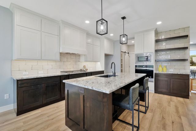 156 S BlueBells Court, Garden Plain, KS 67050