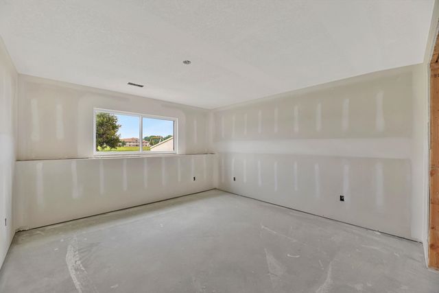 156 S BlueBells Court, Garden Plain, KS 67050