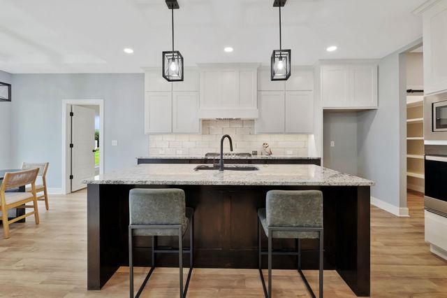 156 S BlueBells Court, Garden Plain, KS 67050