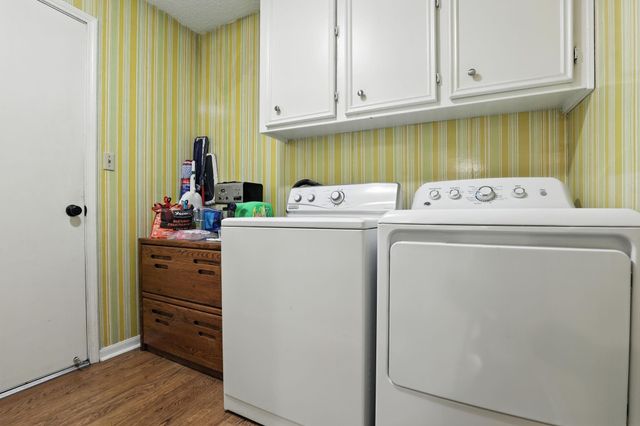 2910 Riata Lane, Houston, TX 77043