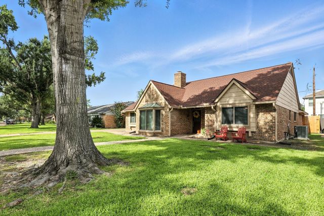 2910 Riata Lane, Houston, TX 77043