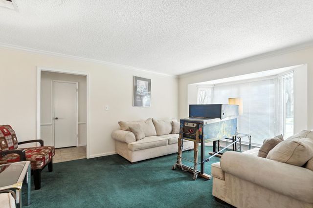 2910 Riata Lane, Houston, TX 77043