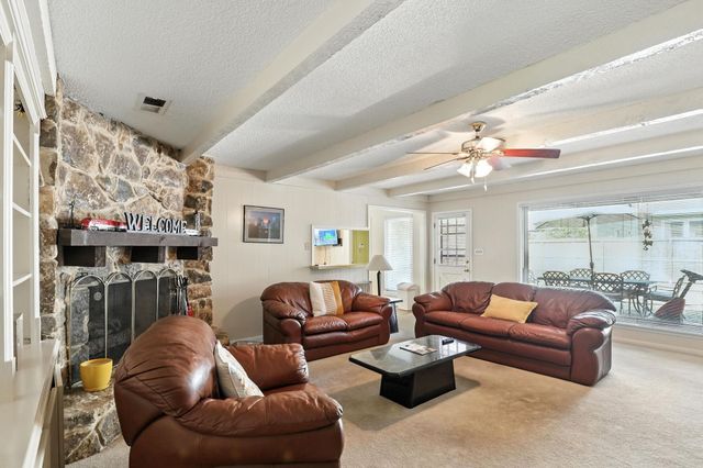 2910 Riata Lane, Houston, TX 77043