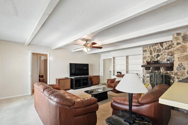 2910 Riata Lane, Houston, TX 77043