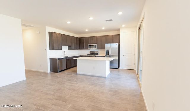 21740 E Crest Avenue, Red Rock, AZ 85145