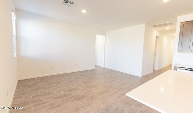 21740 E Crest Avenue, Red Rock, AZ 85145