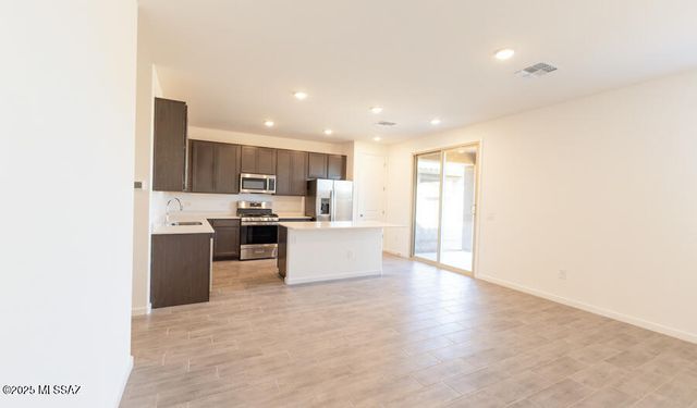 21740 E Crest Avenue, Red Rock, AZ 85145