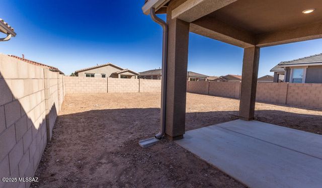 21740 E Crest Avenue, Red Rock, AZ 85145