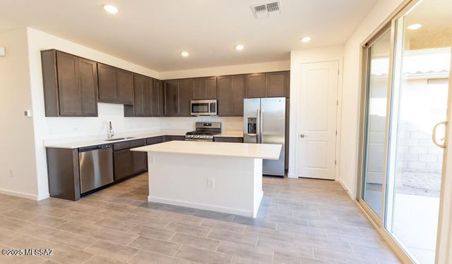 21740 E Crest Avenue, Red Rock, AZ 85145