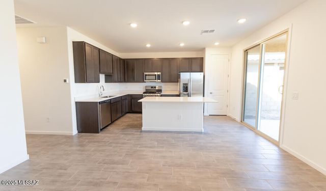 21740 E Crest Avenue, Red Rock, AZ 85145