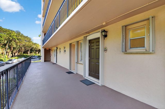 2871 N Ocean Boulevard V143, Boca Raton, FL 33431