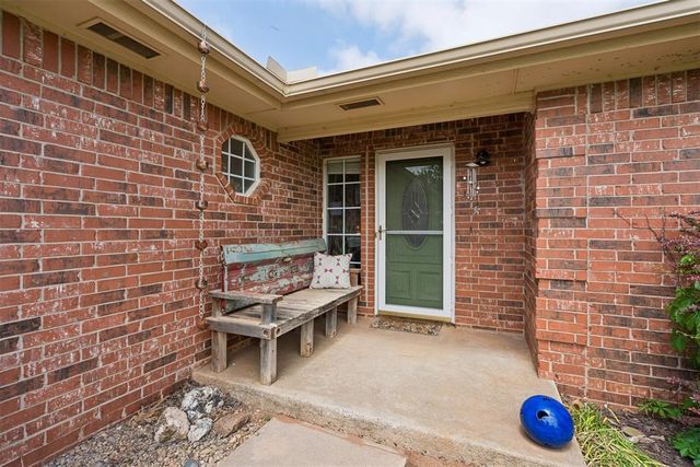 881 Moffat Road NW, Piedmont, OK 73078