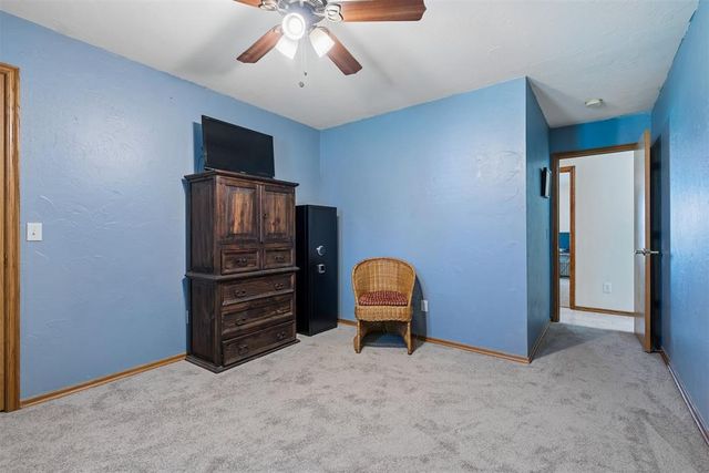 881 Moffat Road NW, Piedmont, OK 73078