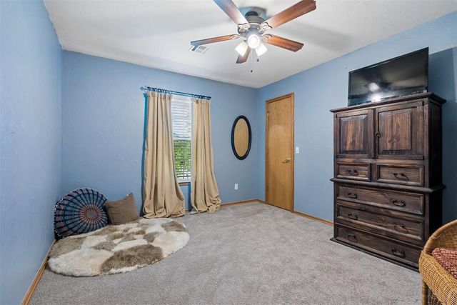 881 Moffat Road NW, Piedmont, OK 73078