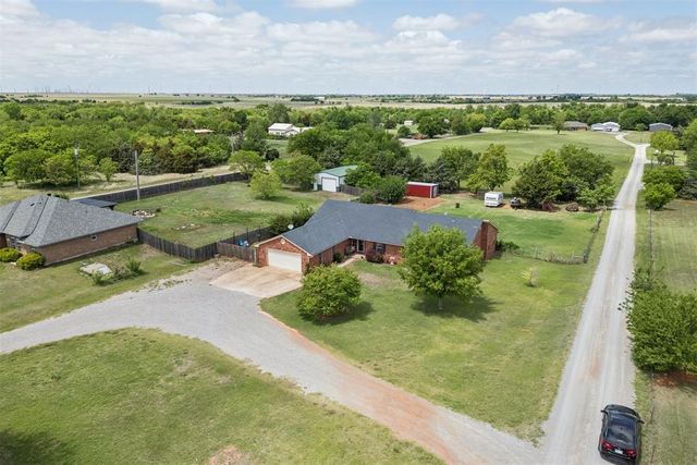 881 Moffat Road NW, Piedmont, OK 73078