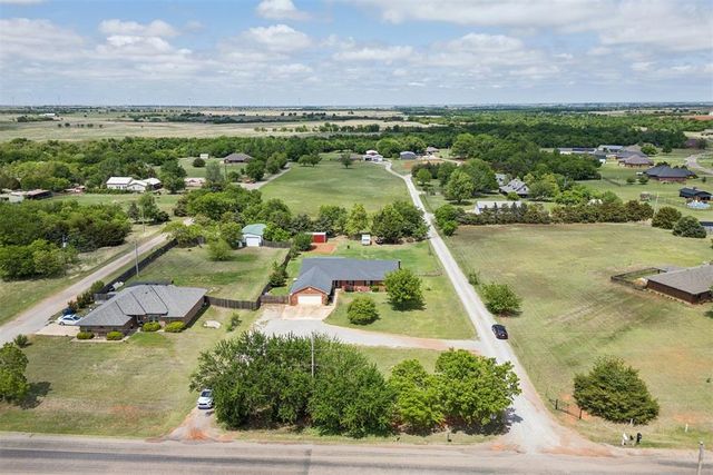 881 Moffat Road NW, Piedmont, OK 73078