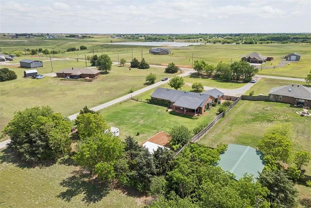 881 Moffat Road NW, Piedmont, OK 73078