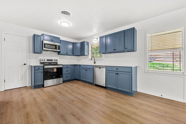 1318 Live Oak DR, Belton, TX 76513