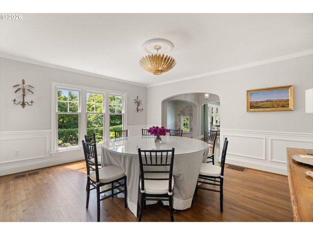 4061 Sw GREENLEAF Dr, Portland, OR 97221