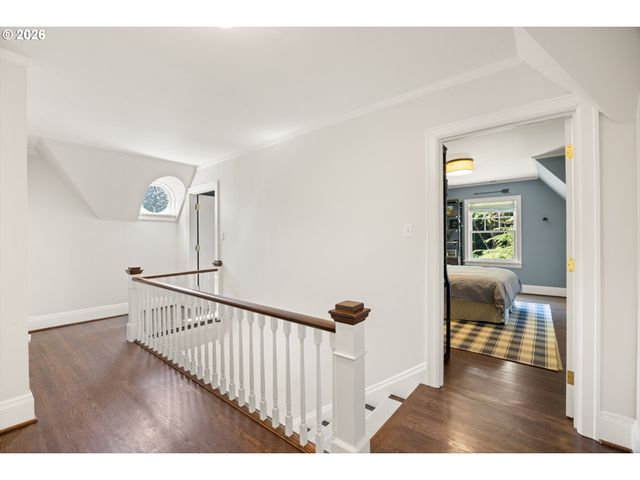 4061 Sw GREENLEAF Dr, Portland, OR 97221