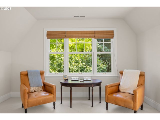 4061 Sw GREENLEAF Dr, Portland, OR 97221