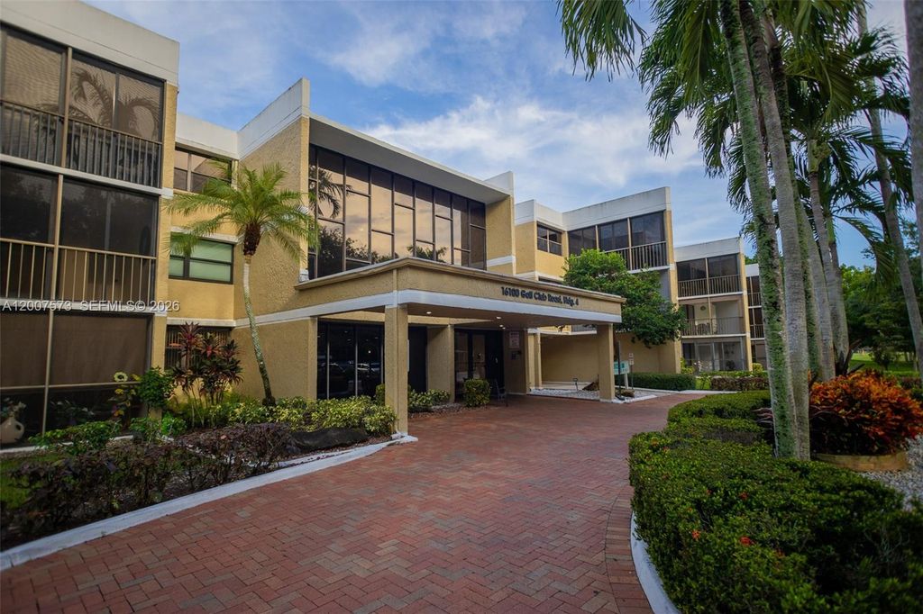 16100 Golf Club Rd 202, Weston, FL 33326