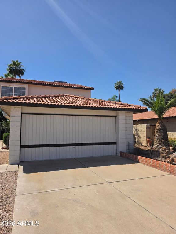 2721 W ESTRELLA Drive, Chandler, AZ 85224