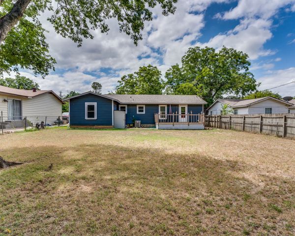 1108 Chester Street, Cleburne, TX 76033