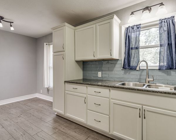 1108 Chester Street, Cleburne, TX 76033