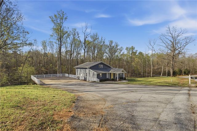 327 Pine Drive, Piedmont, SC 29673