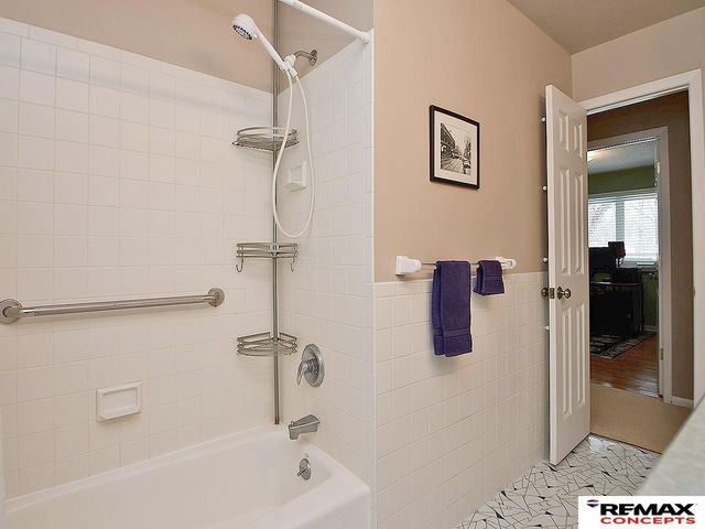 1127 Mulder Drive, Lincoln, NE 68510