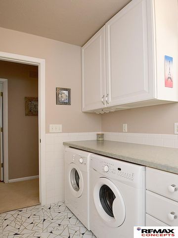 1127 Mulder Drive, Lincoln, NE 68510