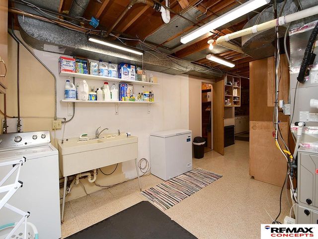 1127 Mulder Drive, Lincoln, NE 68510