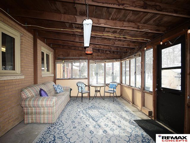 1127 Mulder Drive, Lincoln, NE 68510