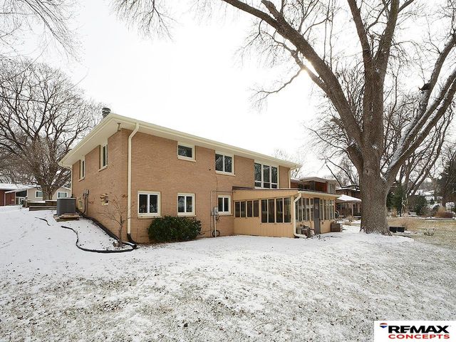 1127 Mulder Drive, Lincoln, NE 68510