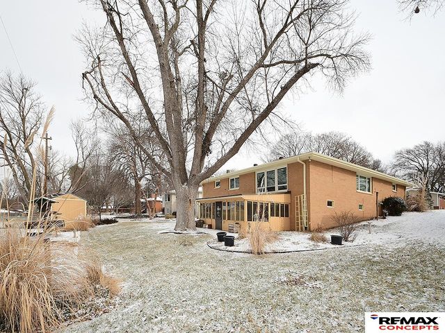 1127 Mulder Drive, Lincoln, NE 68510