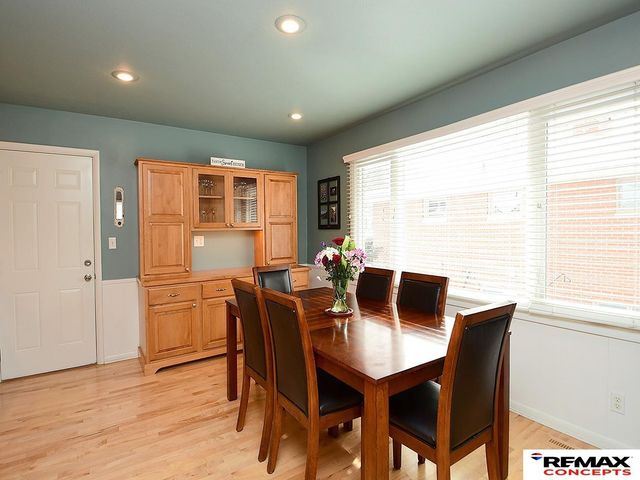 1127 Mulder Drive, Lincoln, NE 68510