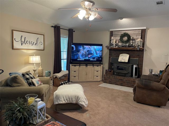 805 10th Street NW, Springhill, LA 71075