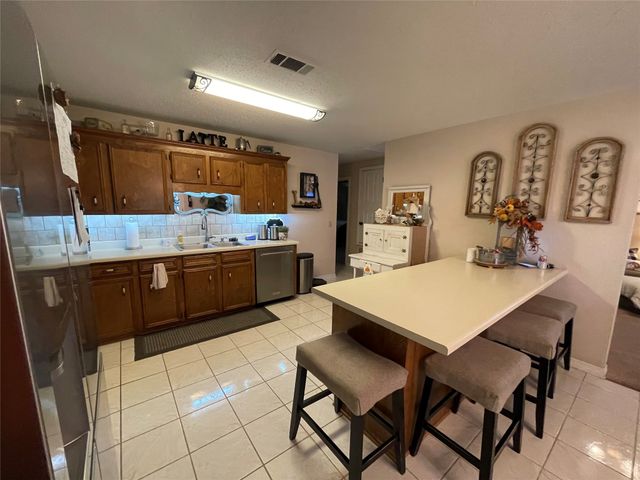 805 10th Street NW, Springhill, LA 71075