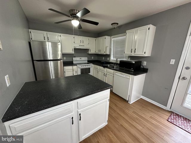 2314 MORRIS DR, East Petersburg, PA 17520