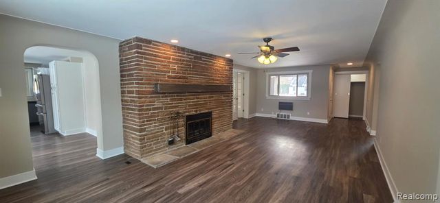 9100 Pittsfield Street, Commerce Twp, MI 48382